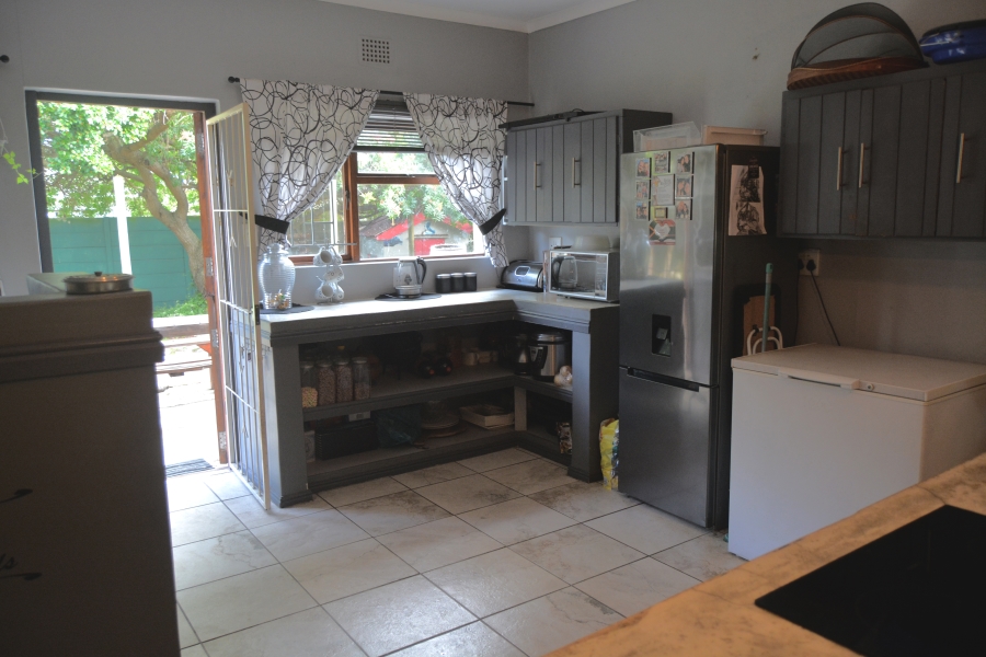 3 Bedroom Property for Sale in Sandbaai Western Cape